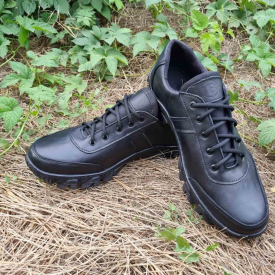 "Cross Extreme" Urban Tactical Sneakers: Black and Beige Ukrainian Boots for Tactical Operations