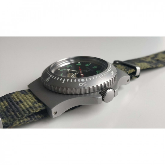 Russische automatische Armbanduhr HUNTER Ratnik 6E4-2-100m Digital Camo