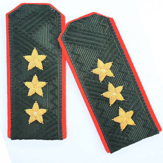 Schulterstücke des russischen Generalobersts der UdSSR.
