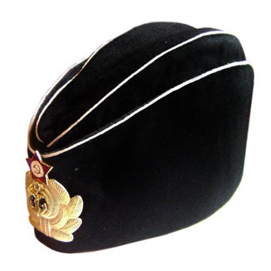 ソビエトロシア海軍士官は、夏の帽子pilotkaをボイコットします