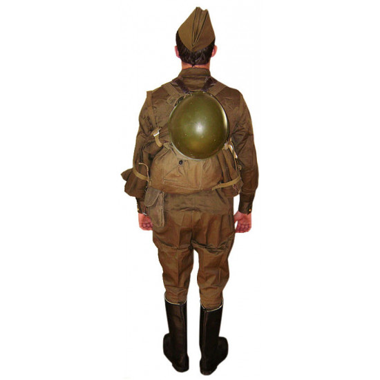 Soviétique / le soldat russe accomplissent l`uniforme militaire m69