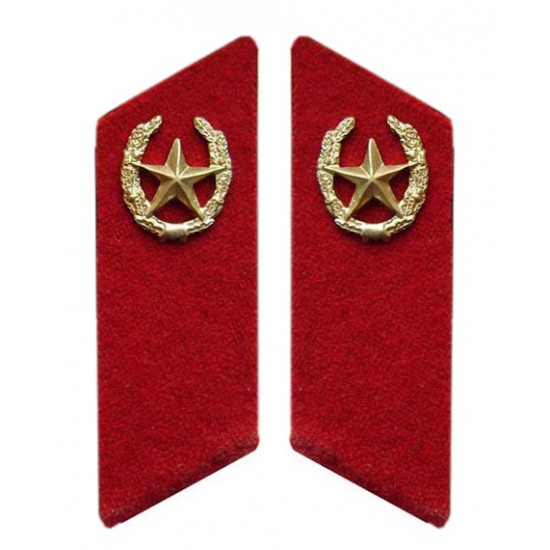 Militaires soviétiques / étiquettes de col de troupes d`infanterie militaires russes