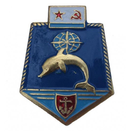 Badge d`emblème de la flotte sous-marin en métal soviétique avec le dauphin