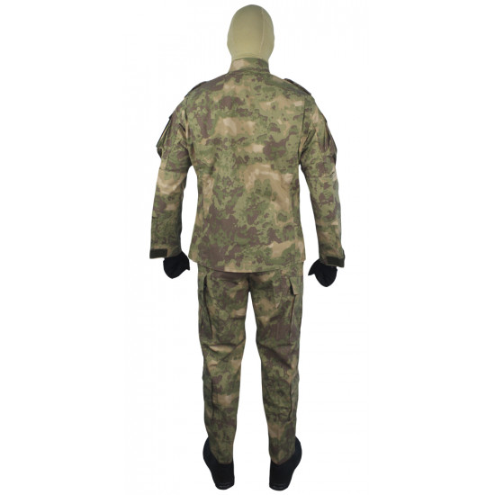 Nachbildung der National Guards Uniform. Hosenträger sind nicht in der Klage enthalten.