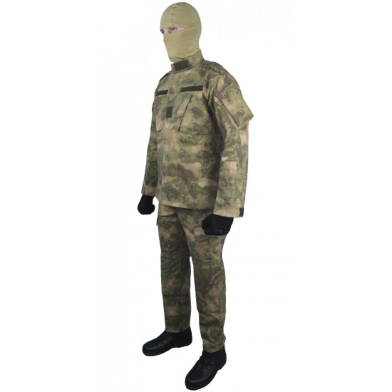 Nachbildung der National Guards Uniform. Hosenträger sind nicht in der Klage enthalten.