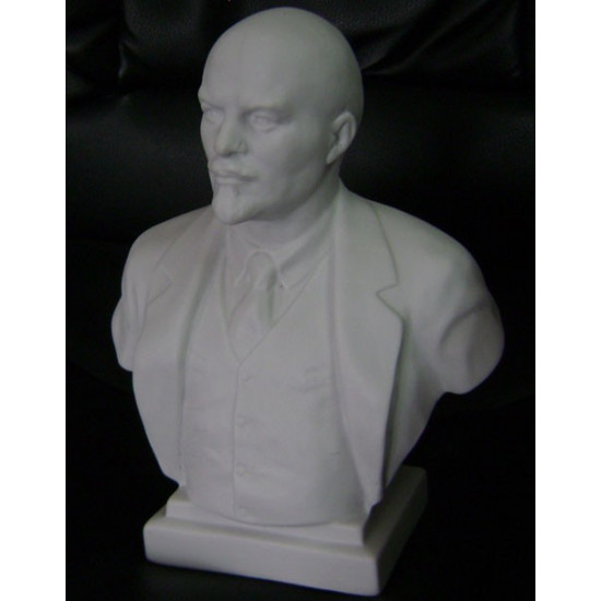 有名なロシアの共産主義革命家ウラジーミル・イリイチ・ウリヤノフ（別名レーニン）の胸像