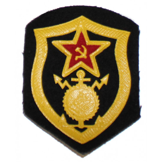 Les militaires russes militaires rouges soviétiques rapiècent le bataillon de construction