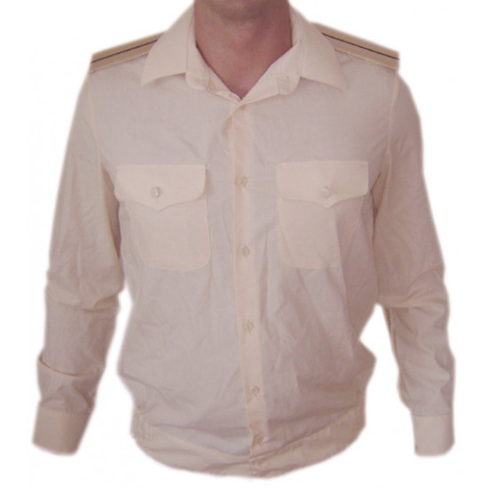 ソビエト・ネイビーは、軍のクリーム色のシャツを過ごします